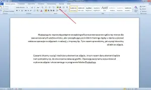 Wskazówka pokazuje, jak zrobić akapit w Wordzie. Widać pasek narzędzi z opcjami formatowania tekstu.