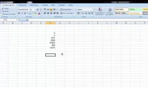 W arkuszu Excel widać liczby w kolumnie F. Można tu zastosować funkcję wartość bezwzględna excel, aby uzyskać pozytywne wyniki.