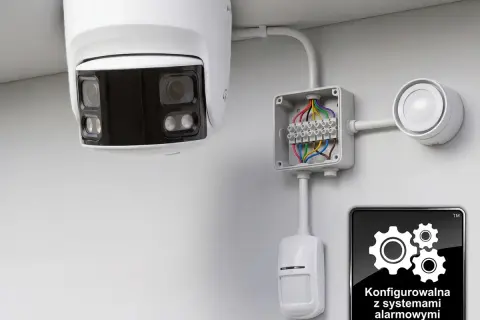 Kamera IP z funkcją onvif, czujnik ruchu i sygnalizator alarmowy podłączone do puszki instalacyjnej.