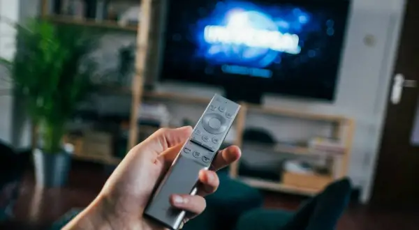 Jak włączyć bluetooth w telewizorze Samsung - proste kroki i porady