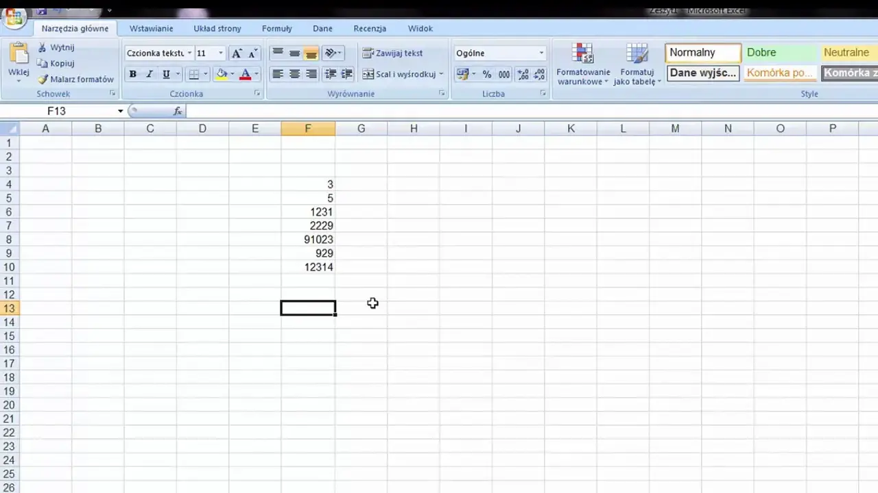 W arkuszu Excel widać liczby w kolumnie F. Można tu zastosować funkcję wartość bezwzględna excel, aby uzyskać pozytywne wyniki.