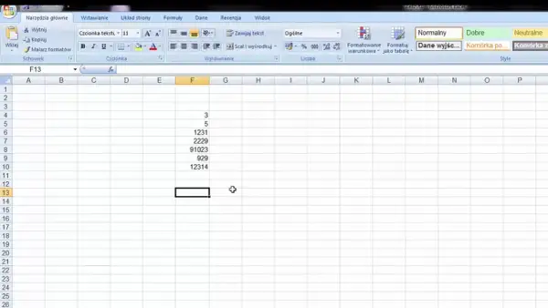 W arkuszu Excel widać liczby w kolumnie F. Można tu zastosować funkcję wartość bezwzględna excel, aby uzyskać pozytywne wyniki.